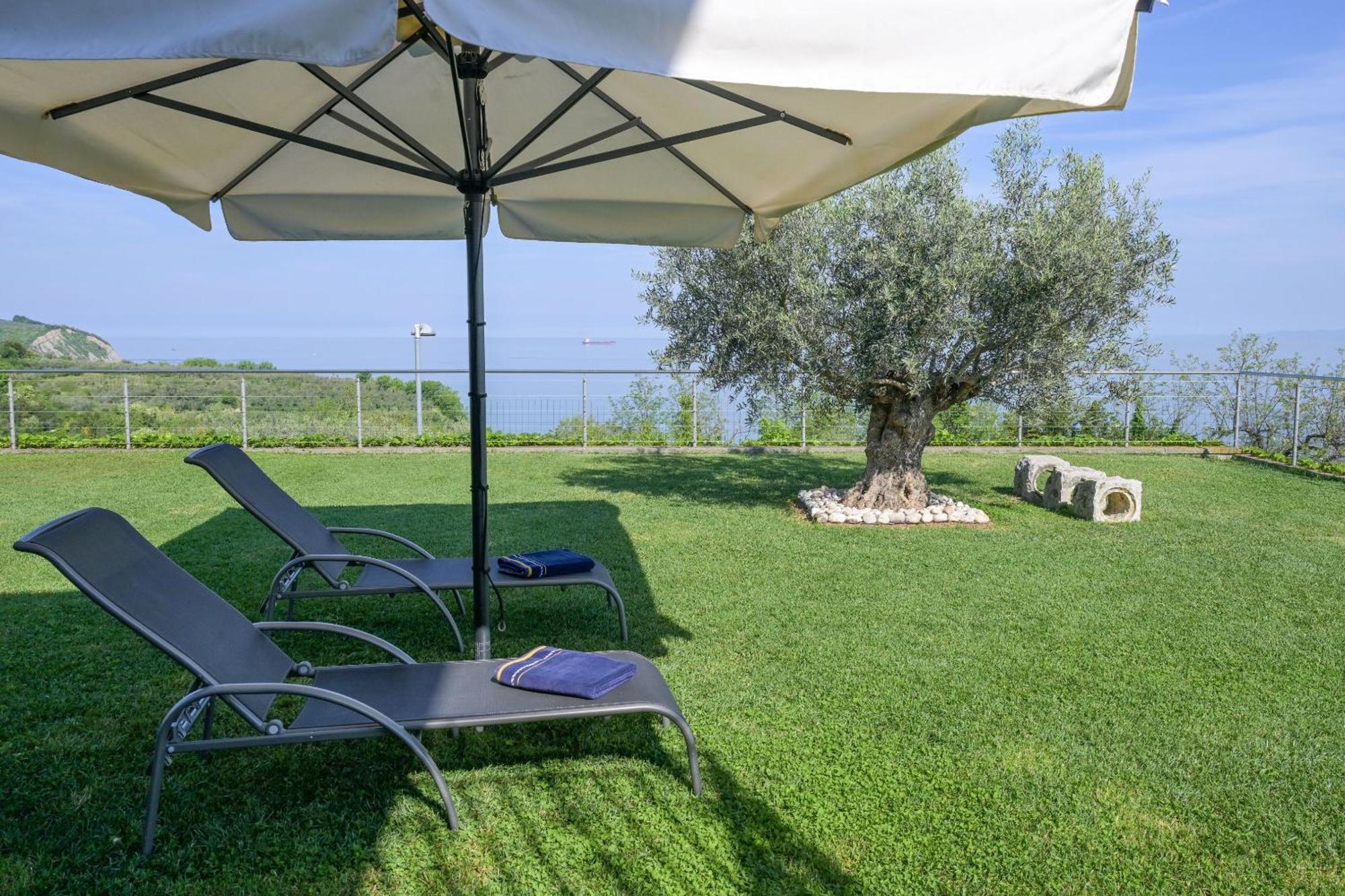 Apartma Bellavista Изола Екстериор снимка