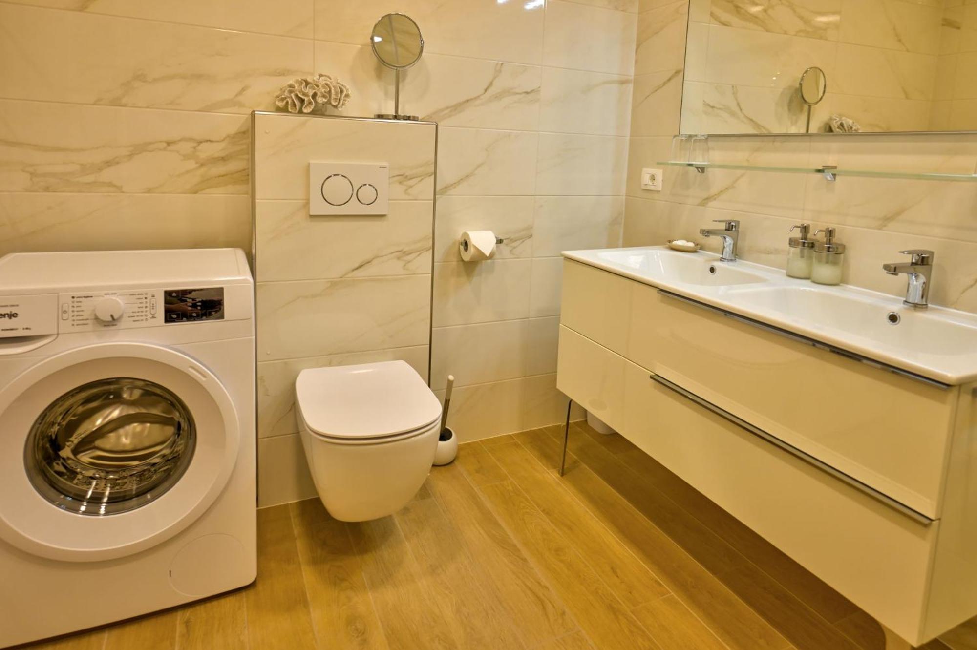 Apartma Bellavista Изола Екстериор снимка